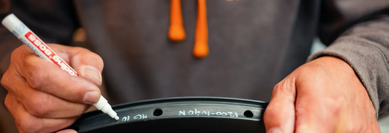 When a collaboration just makes sense: Handgespaakt × Gravaa